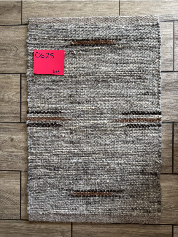 Llama Fiber Rug 2x3 ft - Image 6